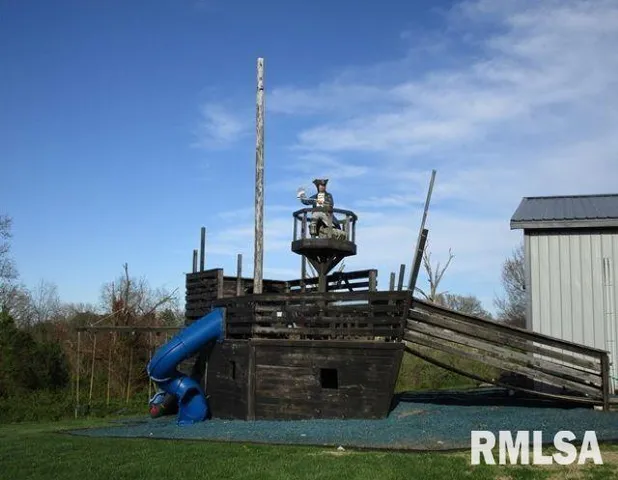 $489,000 | 1292 County Road 700 East, Carmi, IL 62821