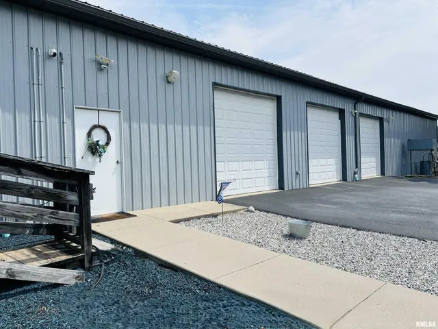 $489,000 | 1292 County Road 700 East, Carmi, IL 62821