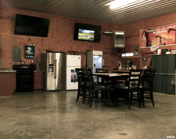 $489,000 | 1292 County Road 700 East, Carmi, IL 62821