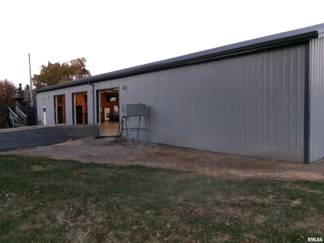 $489,000 | 1292 County Road 700 East, Carmi, IL 62821