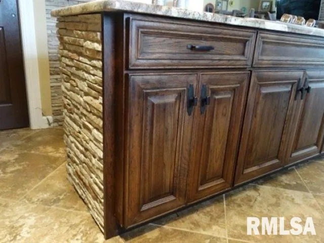 $489,000 | 1292 County Road 700 East, Carmi, IL 62821