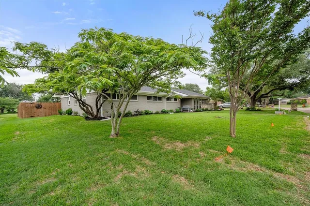 $375,000 | 1410 Hummingbird Drive, Hillsboro, TX 76645