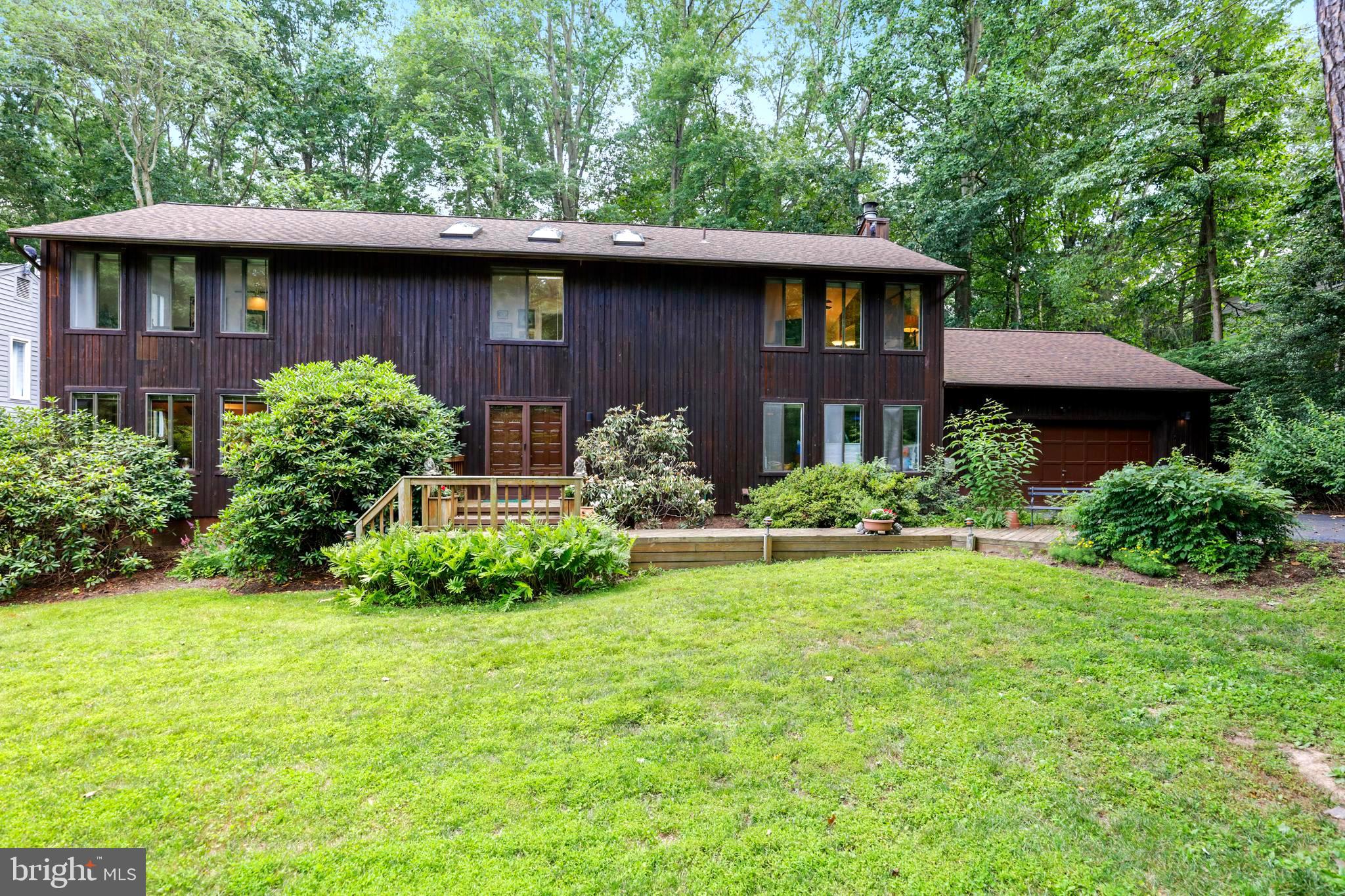 Welcome Home to 10733 Cross School Road!