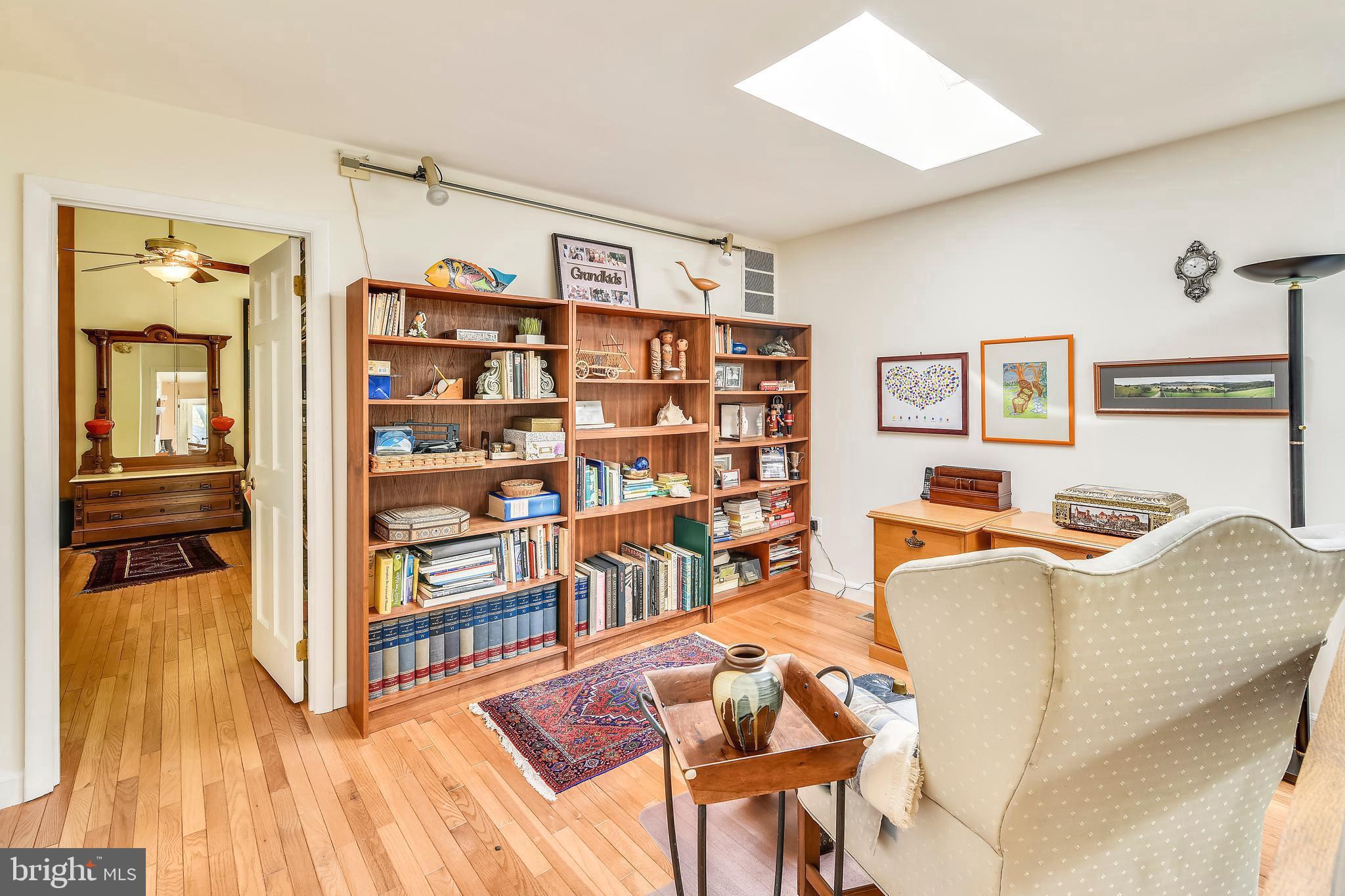 10733 Cross School Road Reston, VA 20191 - Photo 12 of 35 Harwoods throughout UL and Master