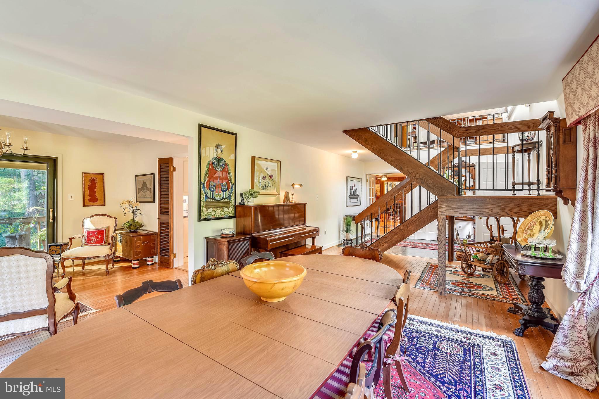 10733 Cross School Road Reston, VA 20191 - Photo 4 of 35 Plenty of room for entertaining..