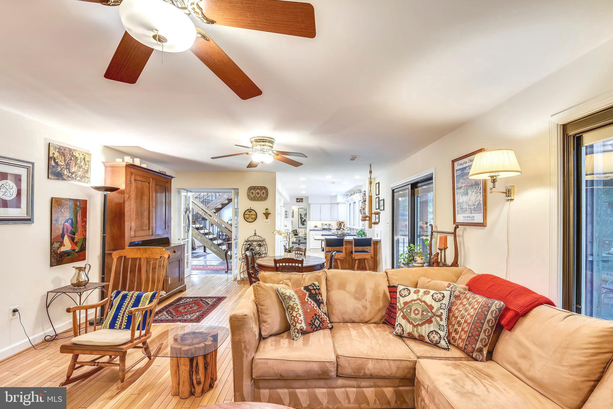 10733 Cross School Road Reston, VA 20191 - Photo 7 of 35 Cozy family room features plenty of room