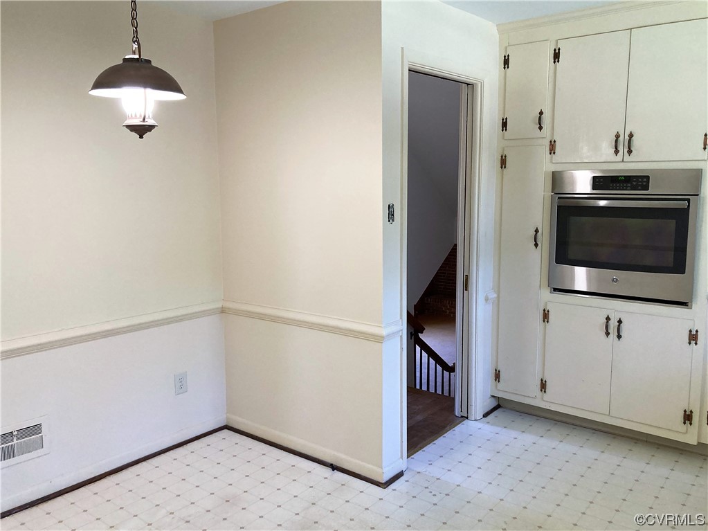 3401 Ellsworth Road Richmond, VA 23235 - Photo 8 of 39 a view of a livingroom with an empty space