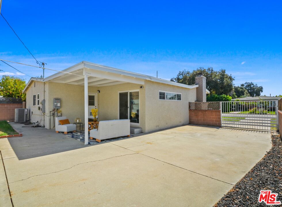 5681 East Vernon Street Long Beach, CA 90815 - Photo 17 of 19 Gallery Image 17