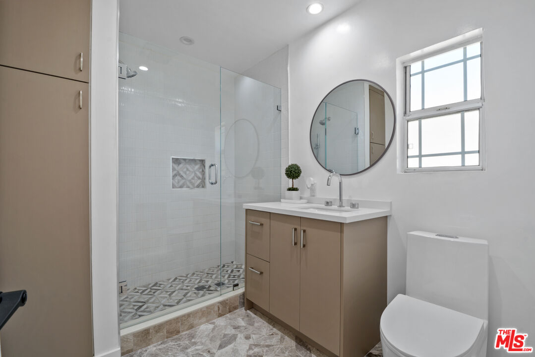 5681 East Vernon Street Long Beach, CA 90815 - Photo 10 of 19 Gallery Image 10