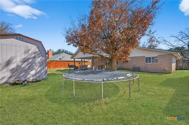 $299,900 | 9203 Shadow Lawn Circle, Converse, TX 78109