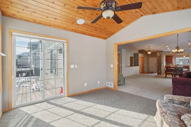 $410,000 | 21378 Hytrail Circle, Lakeville, MN 55044