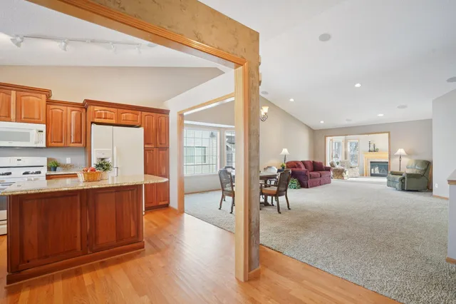 $410,000 | 21378 Hytrail Circle, Lakeville, MN 55044