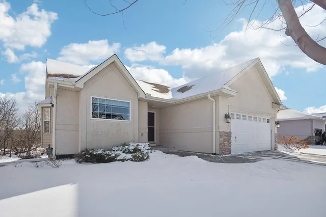 $410,000 | 21378 Hytrail Circle, Lakeville, MN 55044