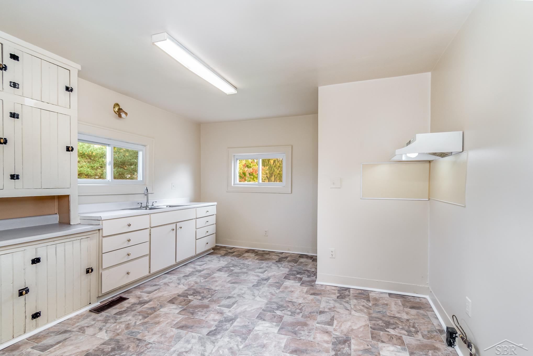 205 South Iva Road Hemlock, MI 48626 - Photo 8 of 17
