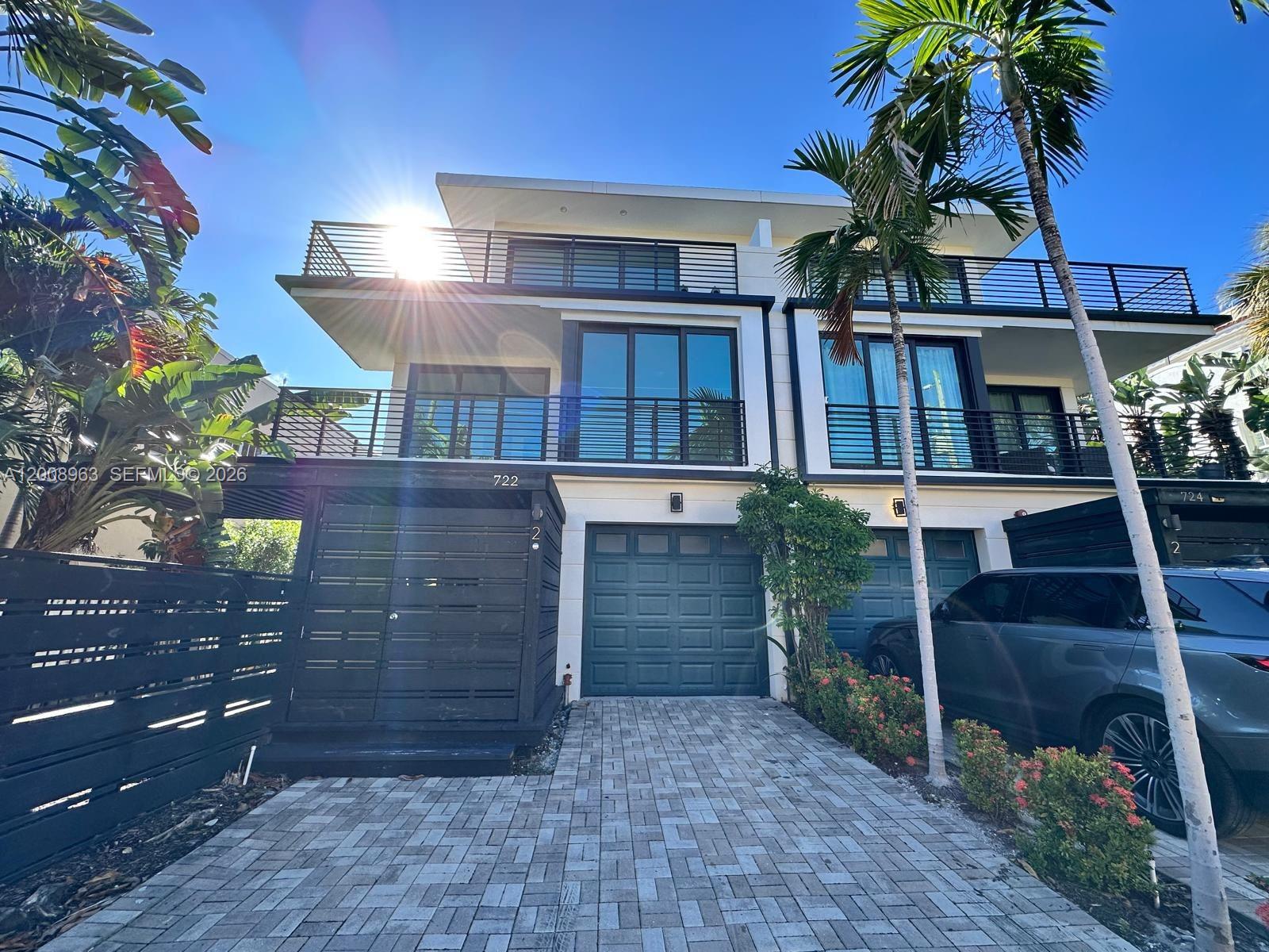 722 Northeast 15th Avenue, Unit 2 Fort Lauderdale, FL 33304 - Photo 1 of 33
