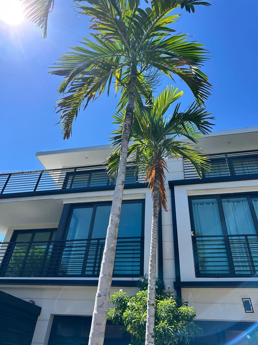 722 Northeast 15th Avenue, Unit 2 Fort Lauderdale, FL 33304 - Photo 2 of 33