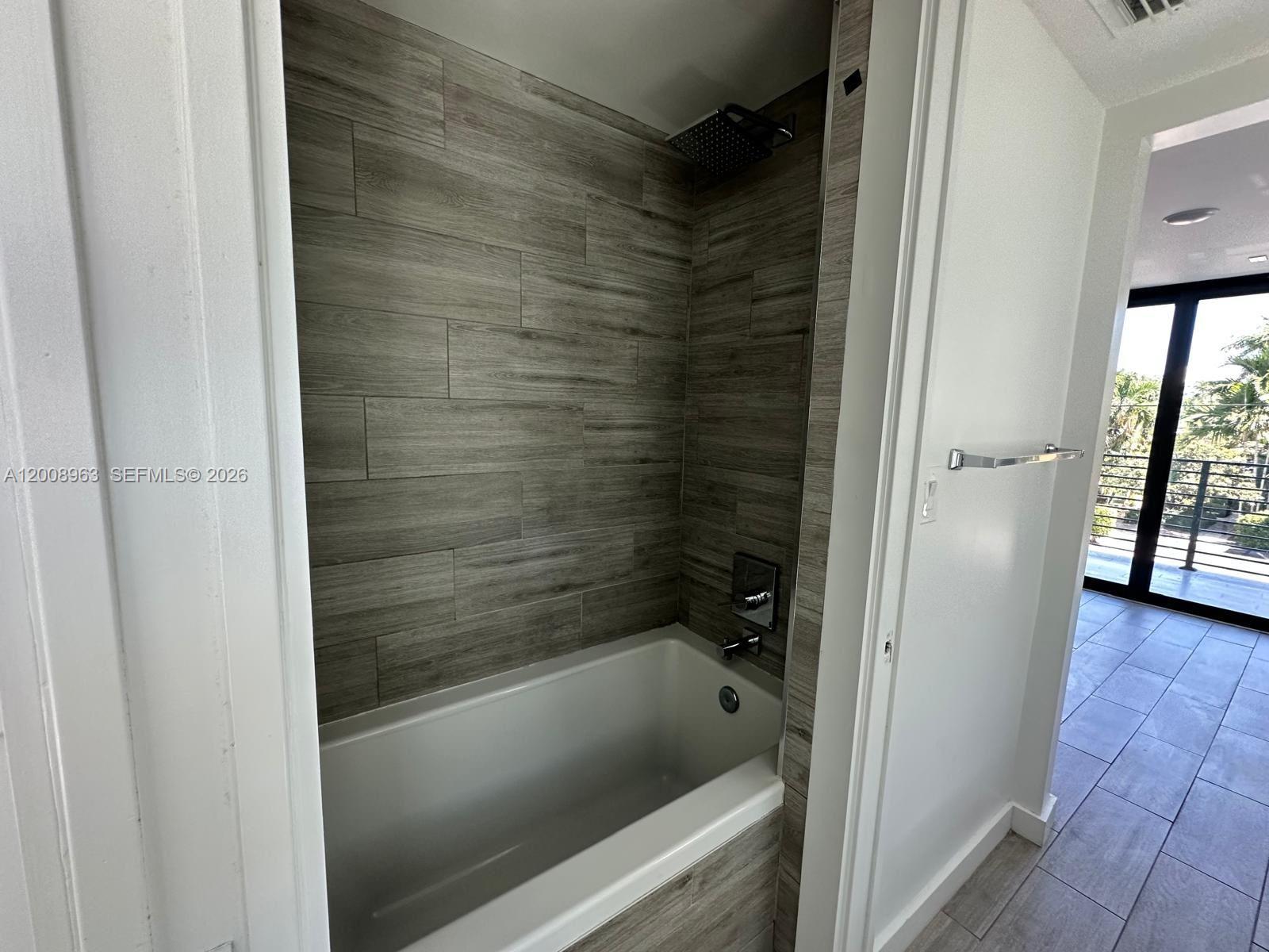 722 Northeast 15th Avenue, Unit 2 Fort Lauderdale, FL 33304 - Photo 21 of 33