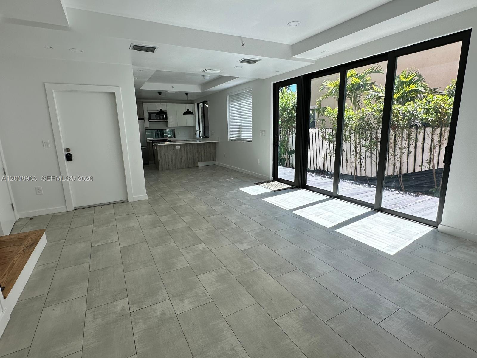 722 Northeast 15th Avenue, Unit 2 Fort Lauderdale, FL 33304 - Photo 28 of 33