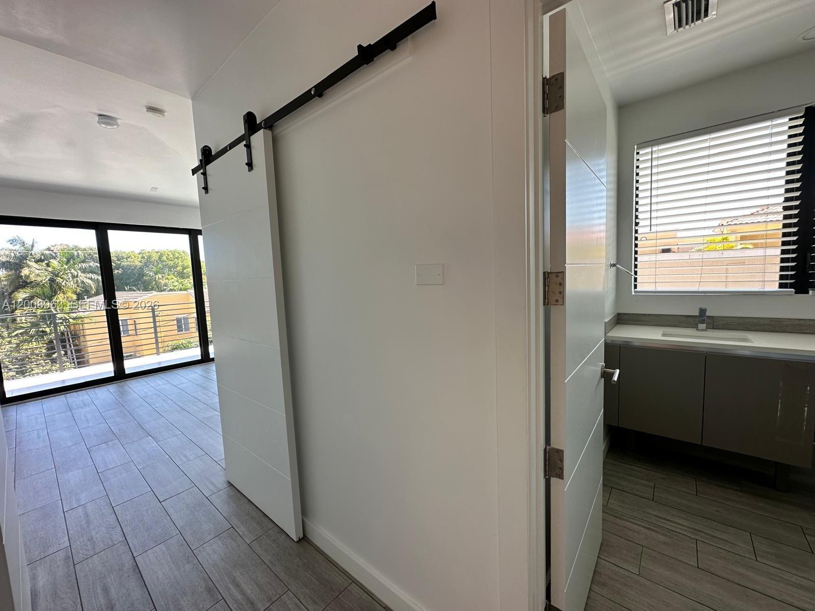 722 Northeast 15th Avenue, Unit 2 Fort Lauderdale, FL 33304 - Photo 7 of 33