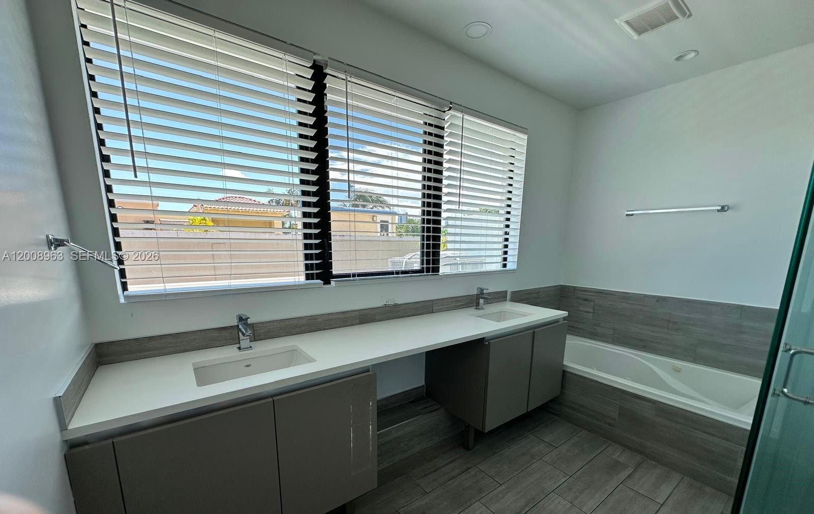 722 Northeast 15th Avenue, Unit 2 Fort Lauderdale, FL 33304 - Photo 9 of 33
