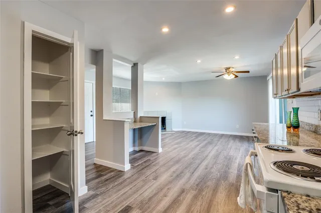 $2,000 | 5725 Harvest Hill Road, Unit 2041, Dallas, TX 75230