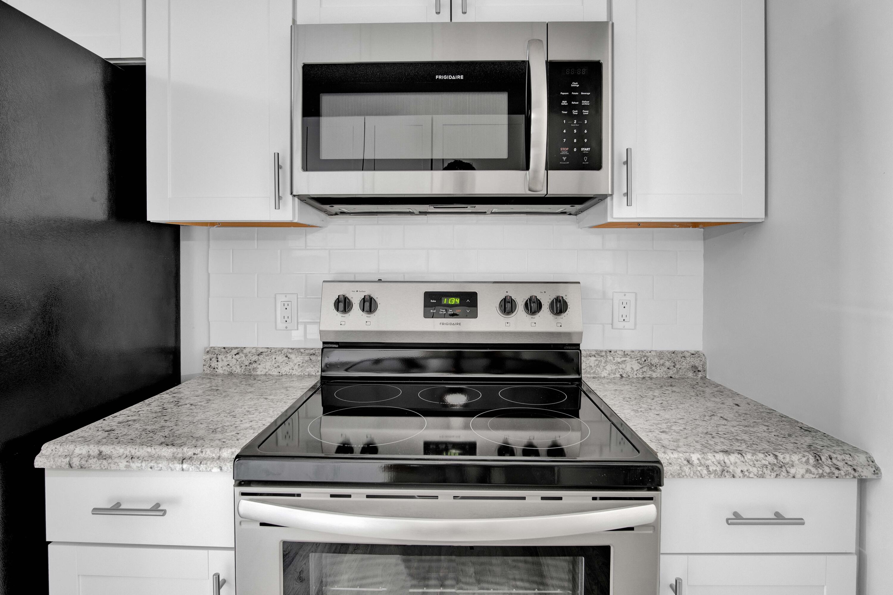 3166 Melaleuca Road West Palm Beach, FL 33406 - Photo 8 of 12 Kitchen