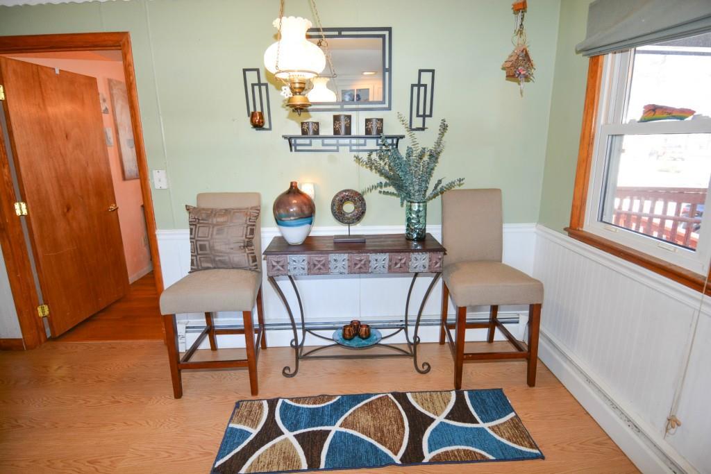 Entry to formal dining room behind...
