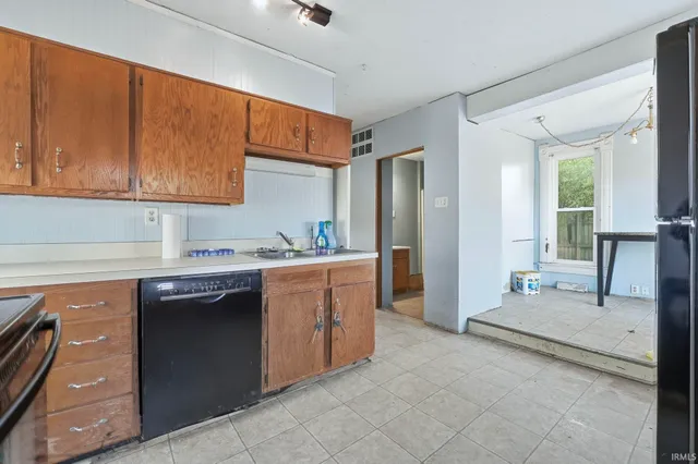 $75,000 | 307 East Broad Street, South Whitley, IN 46787