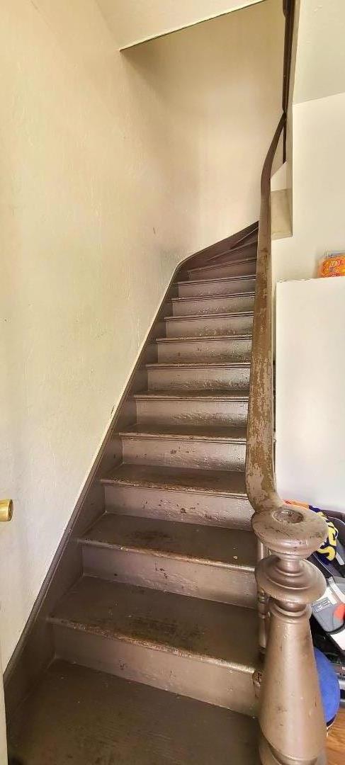 503 North 4th Street San Jose, CA 95112 - Photo 13 of 15 a view of entryway with wooden floor