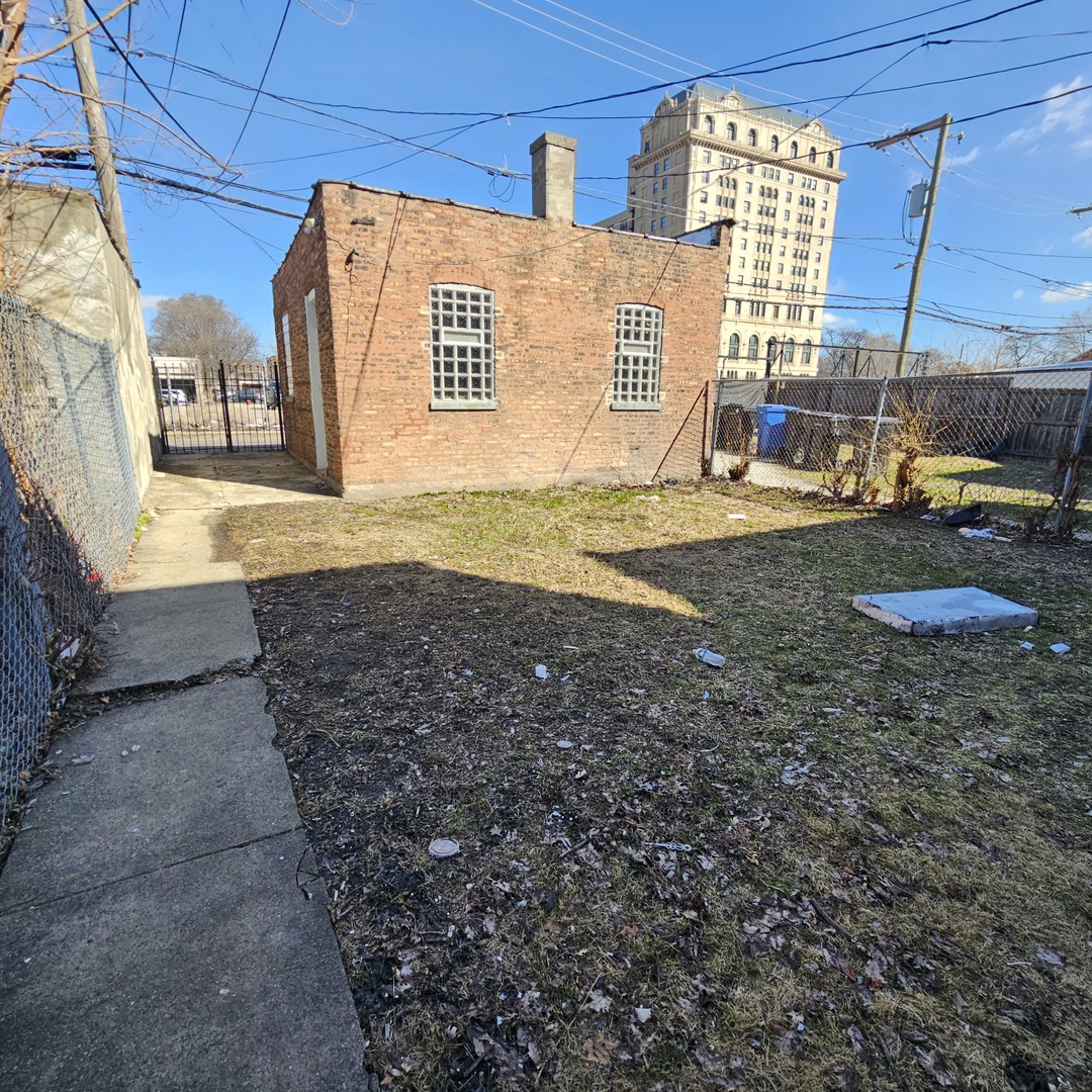 3834 West Monroe Street Chicago, IL 60624 - Photo 4 of 14
