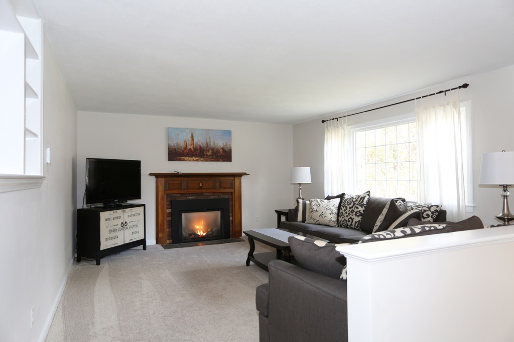 31 Bailey Road Berlin, MA 01503 - Photo 3 of 20 Gallery Image 3