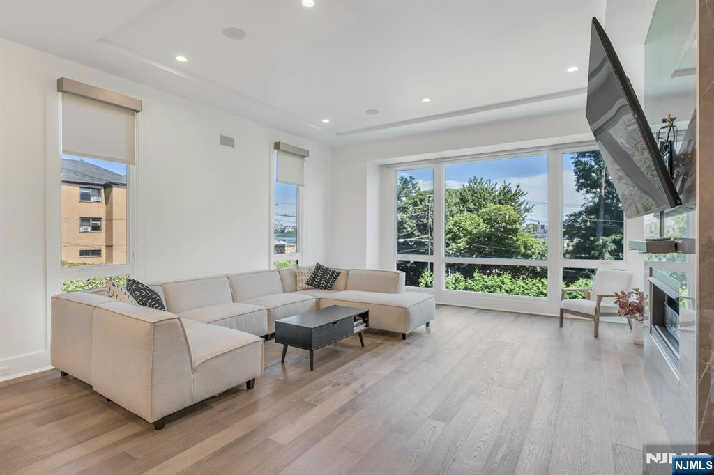 1238 River Road, Unit B Edgewater, NJ 07020 - Photo 9 of 45