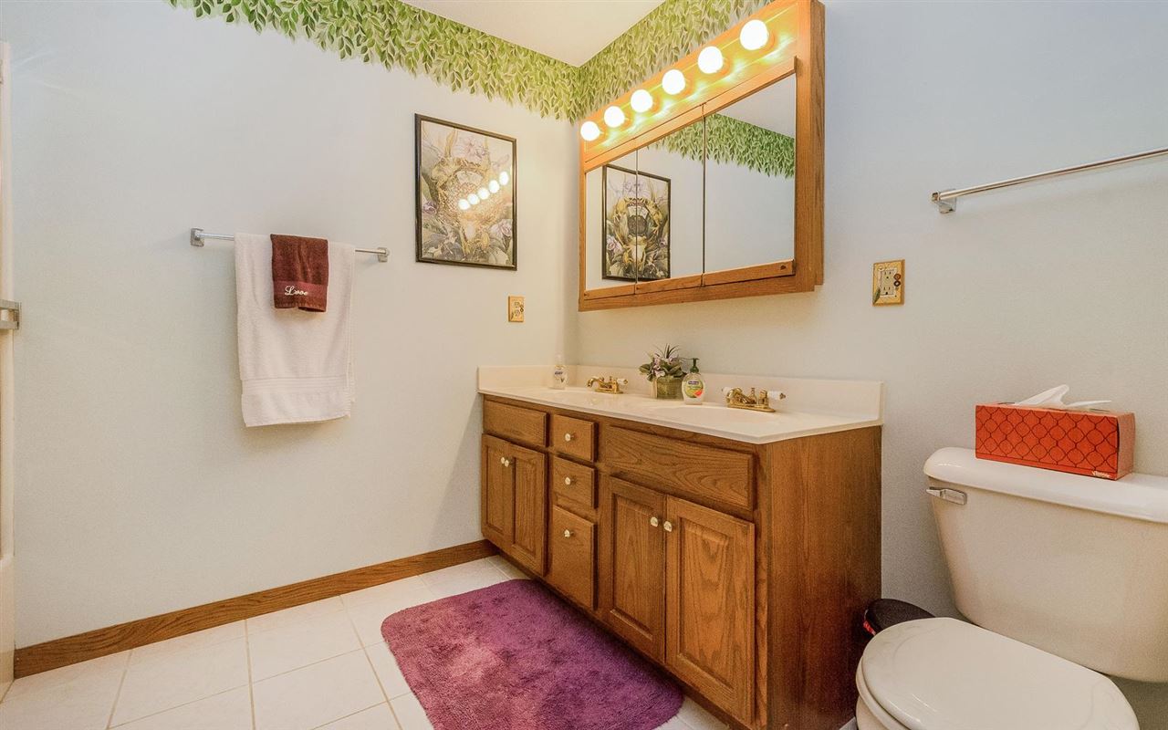 7113 Rockingham Drive Southwest Cedar Rapids, IA 52404 - Photo 17 of 25 Gallery Image 17