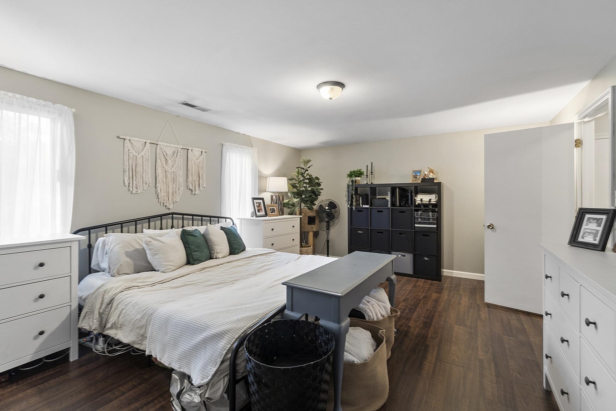 21 Teague Drive Salem, NH 03079 - Photo 17 of 42