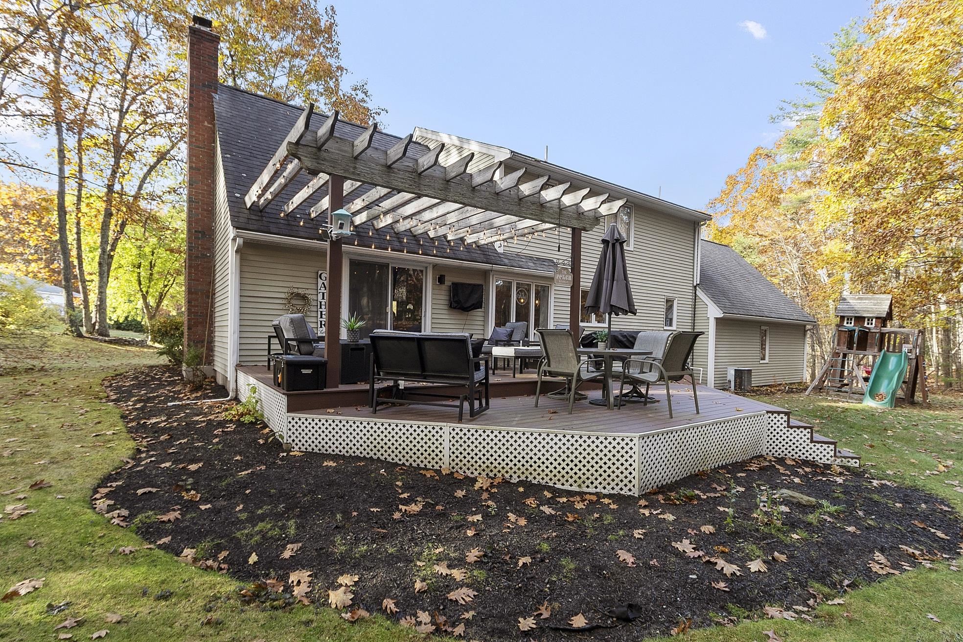 21 Teague Drive Salem, NH 03079 - Photo 32 of 42