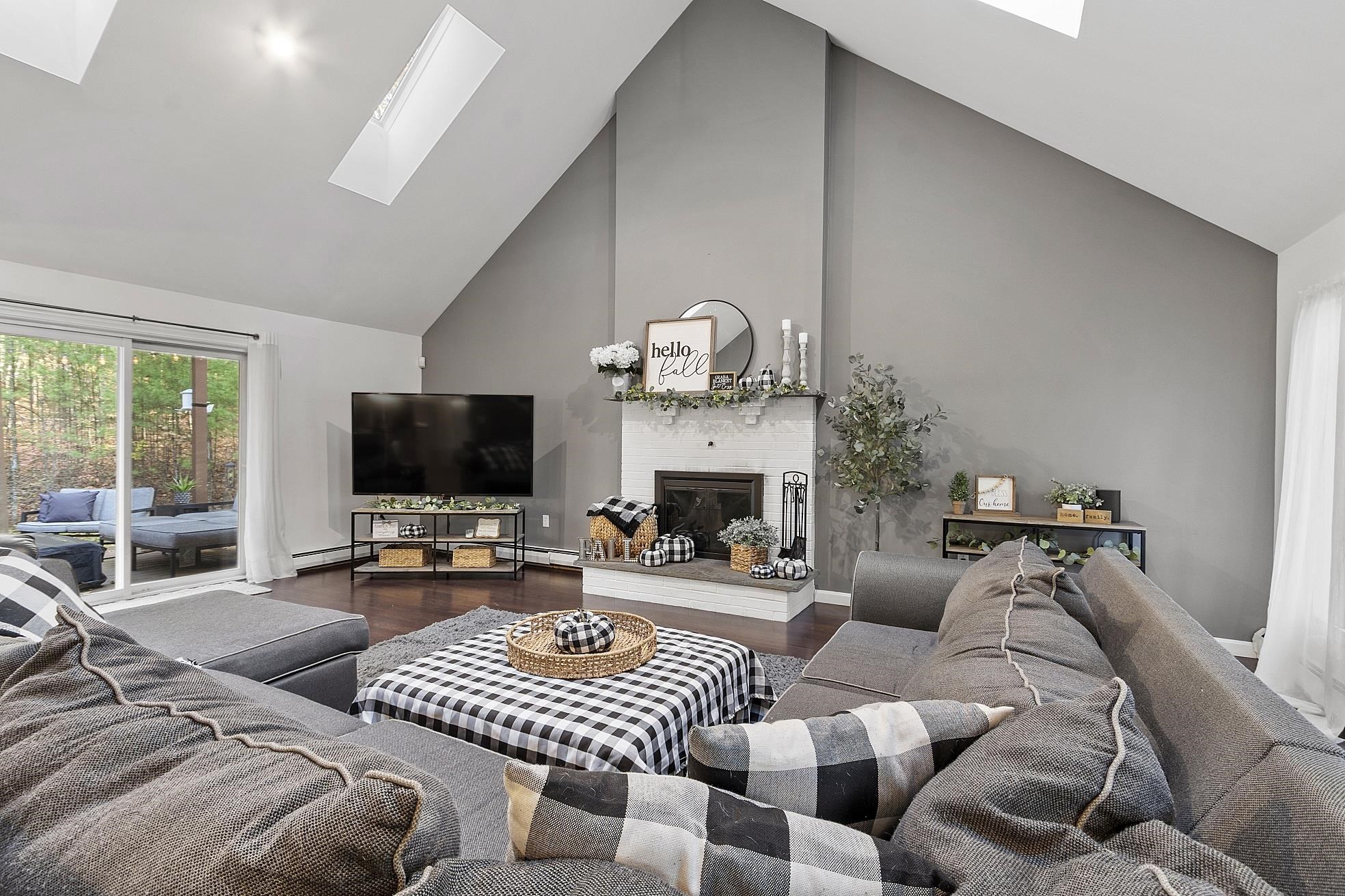 21 Teague Drive Salem, NH 03079 - Photo 7 of 42