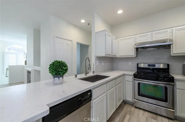 $3,800 | 2462 Sunningdale Drive, Tustin, CA 92782