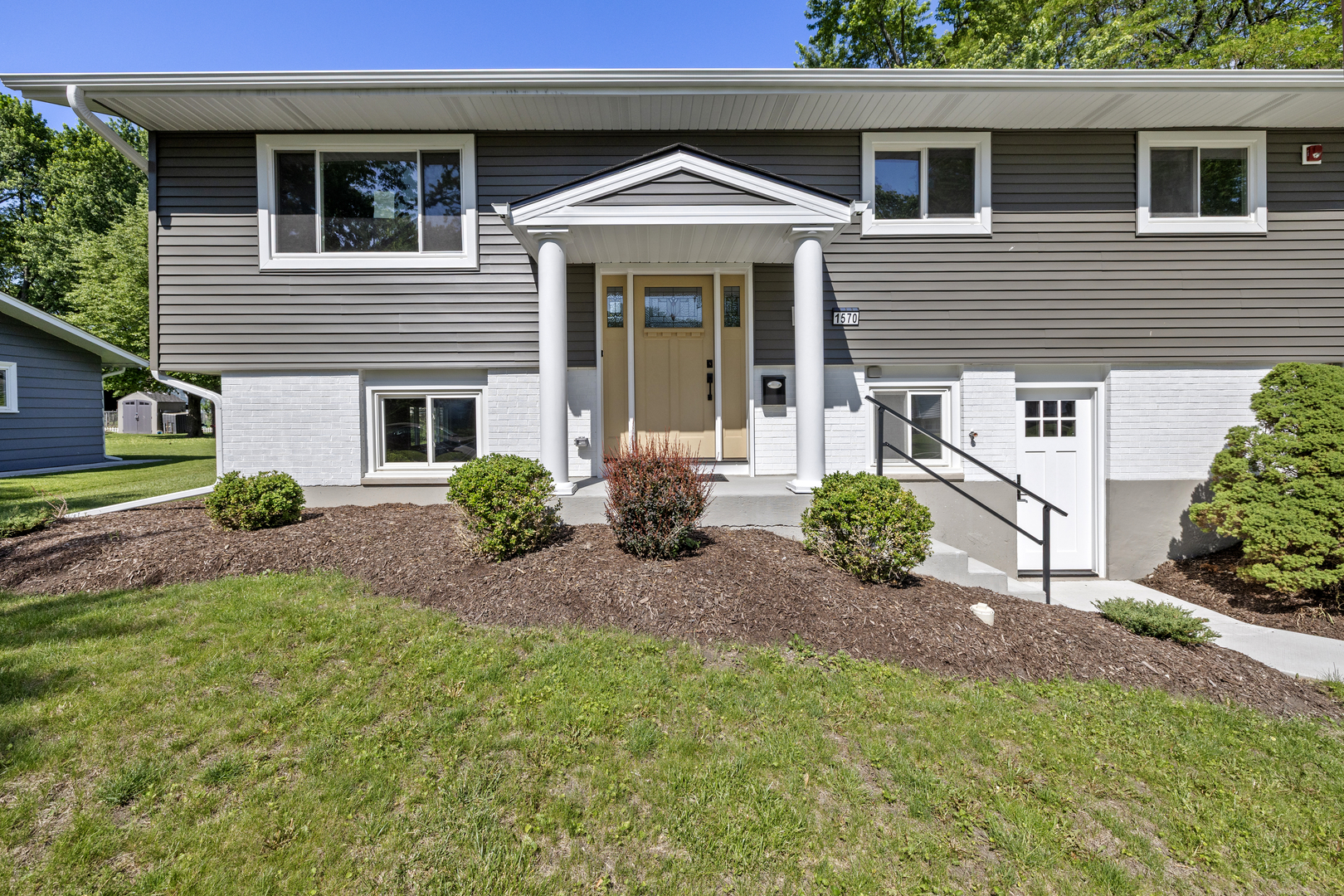 1570 Jefferson Road Hoffman Estates, IL 60169 - Photo 3 of 30
