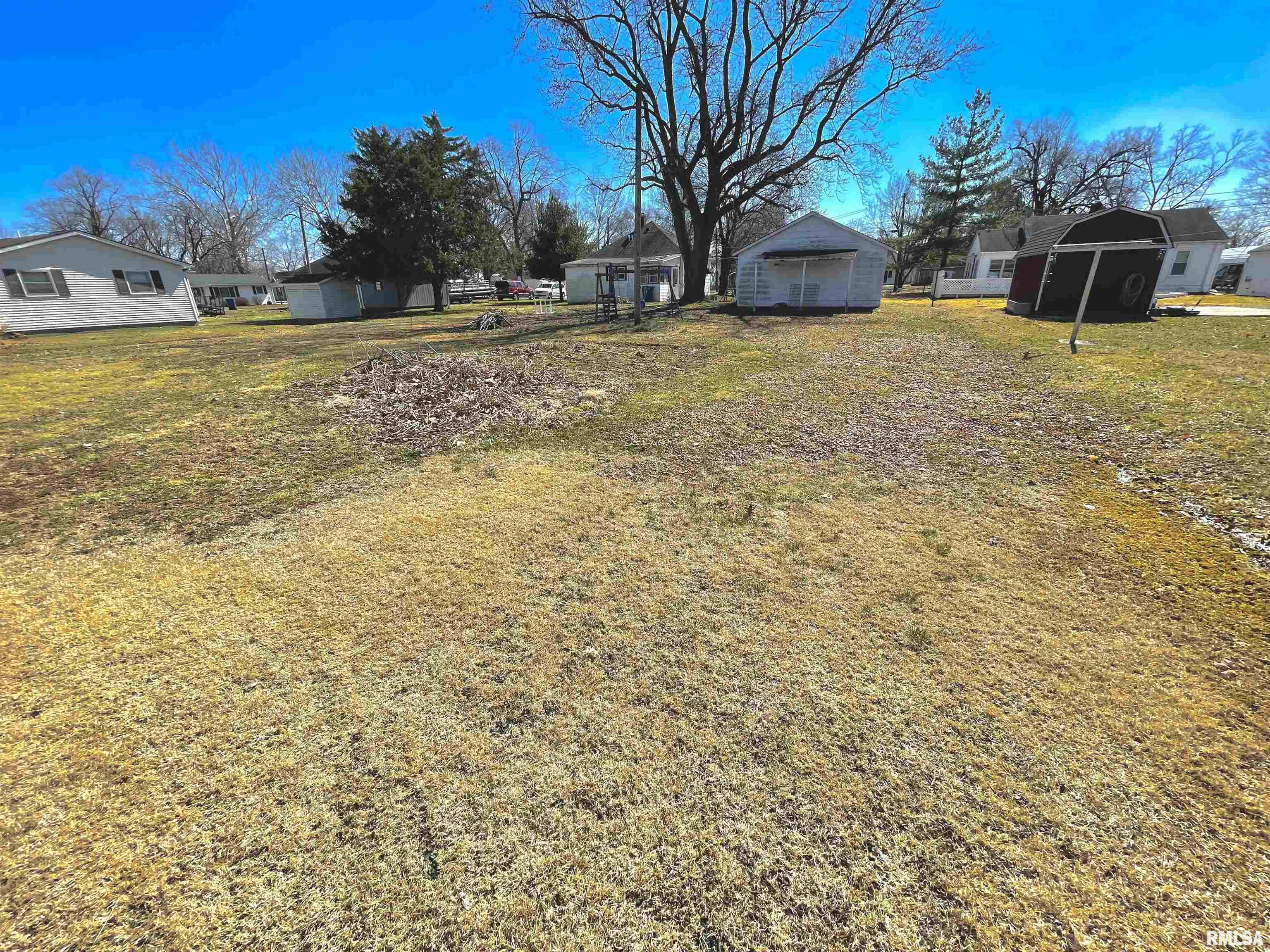 901 East 3rd Street Flora, IL 62839 - Photo 29 of 46