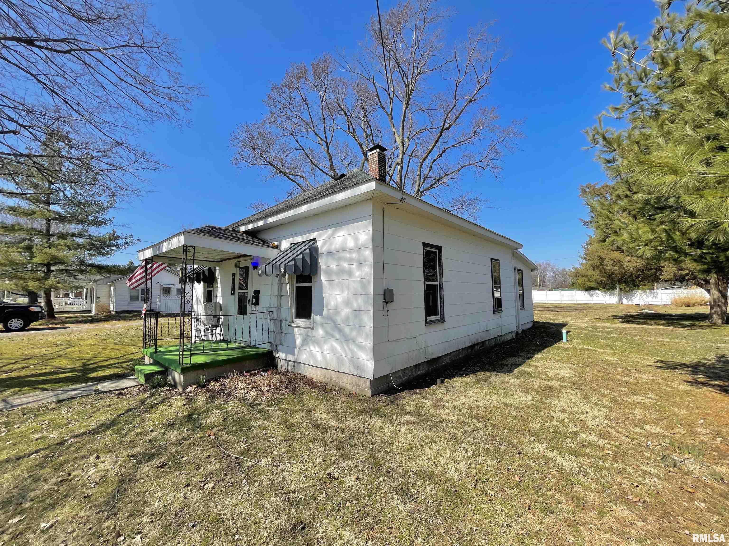 901 East 3rd Street Flora, IL 62839 - Photo 36 of 46