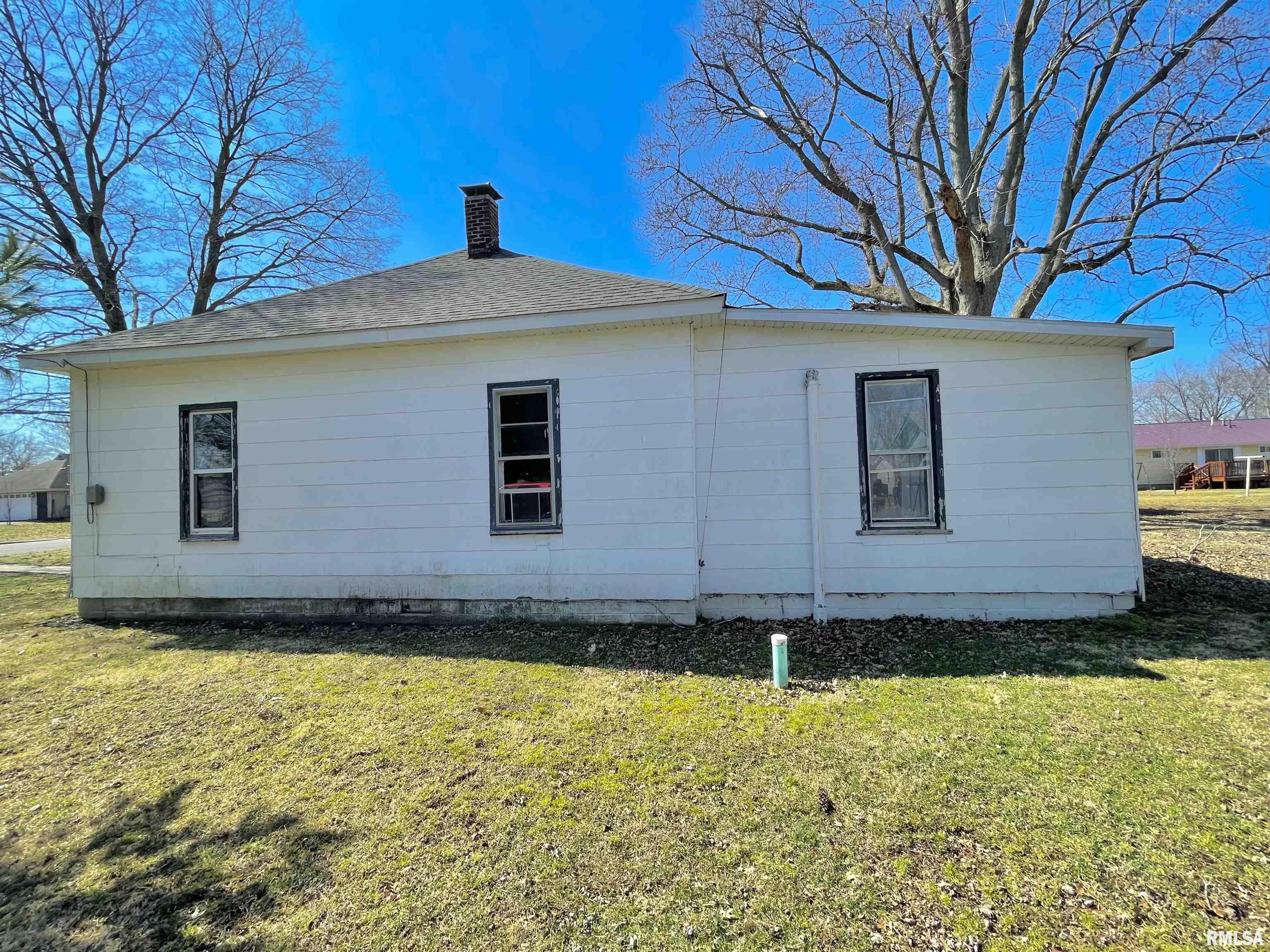 901 East 3rd Street Flora, IL 62839 - Photo 38 of 46