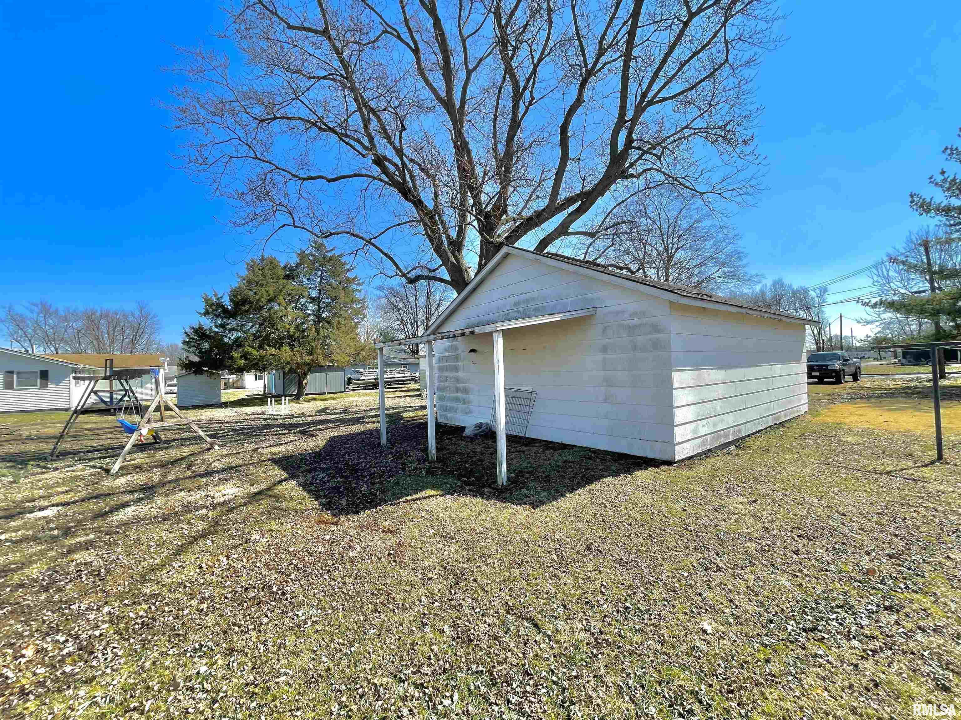 901 East 3rd Street Flora, IL 62839 - Photo 46 of 46