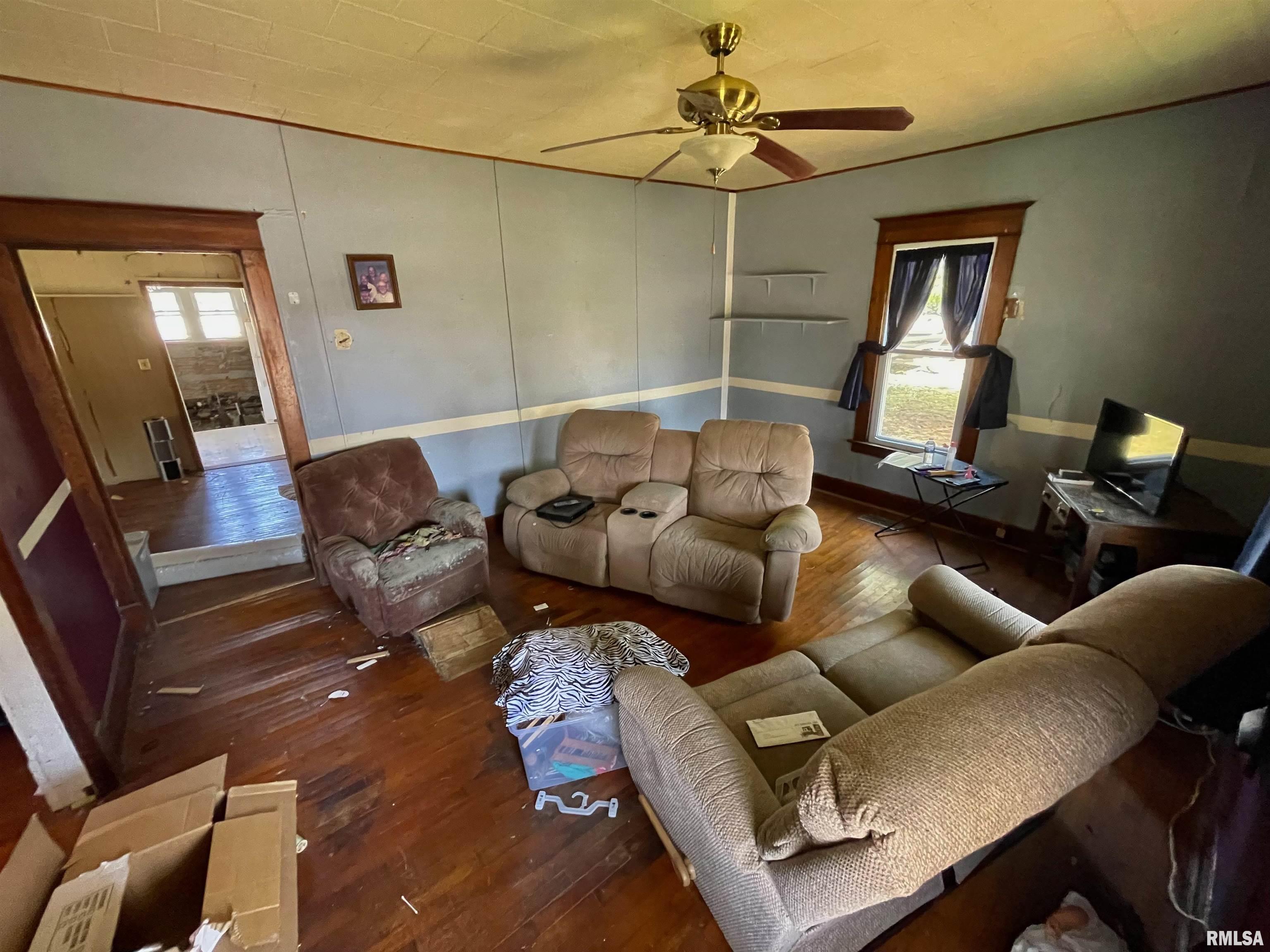901 East 3rd Street Flora, IL 62839 - Photo 6 of 46