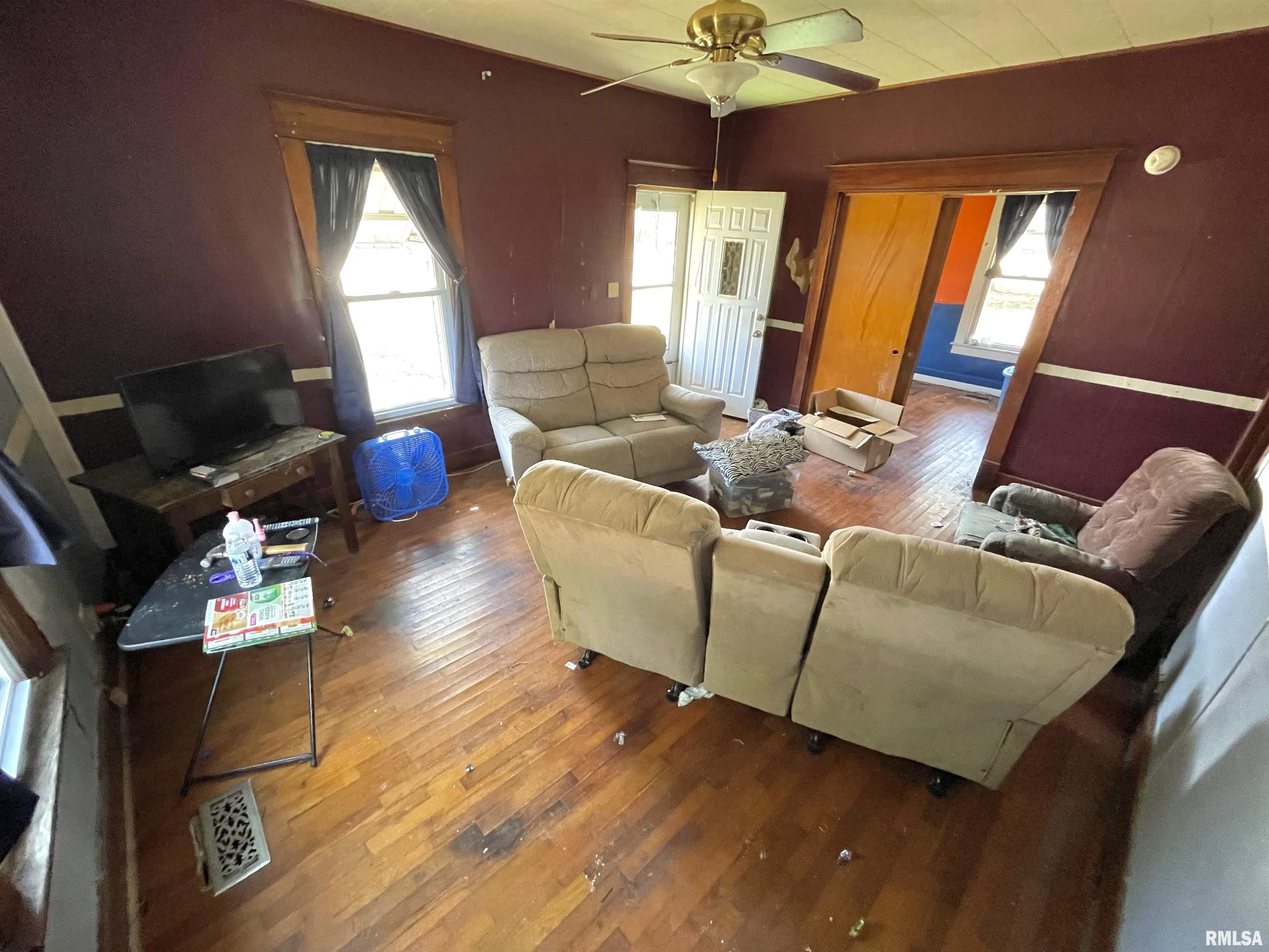 901 East 3rd Street Flora, IL 62839 - Photo 7 of 46