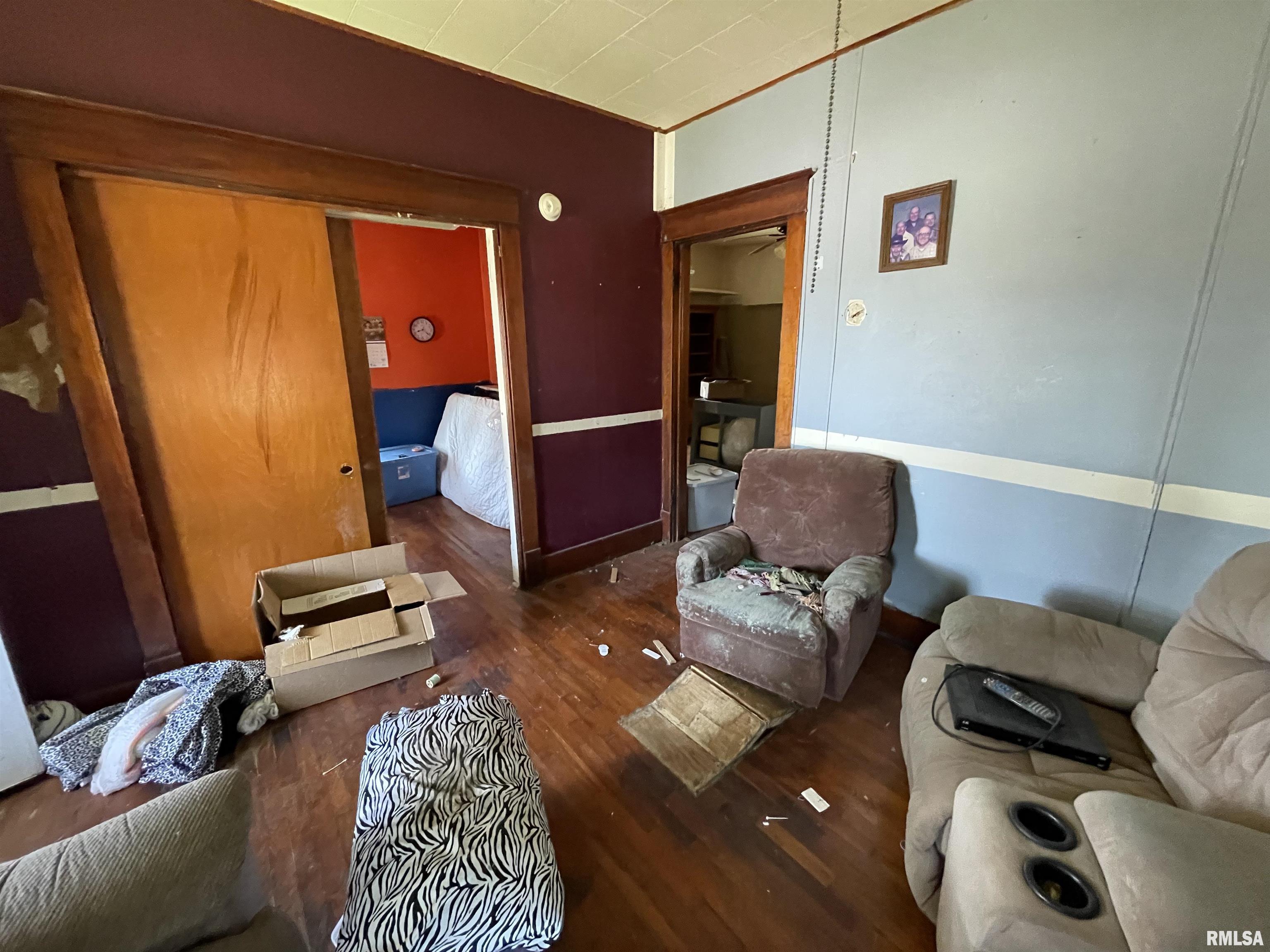 901 East 3rd Street Flora, IL 62839 - Photo 8 of 46