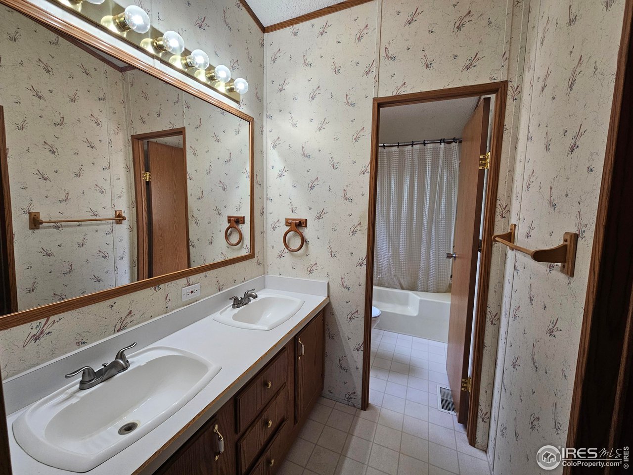 48 Sinisippi Road Red Feather Lakes, CO 80545 - Photo 10 of 31 Master Bathroom