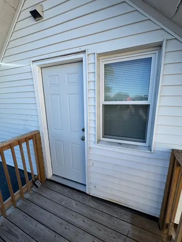 $1,700 | 456 Haverhill Street, Unit 3, Lawrence, MA 01841