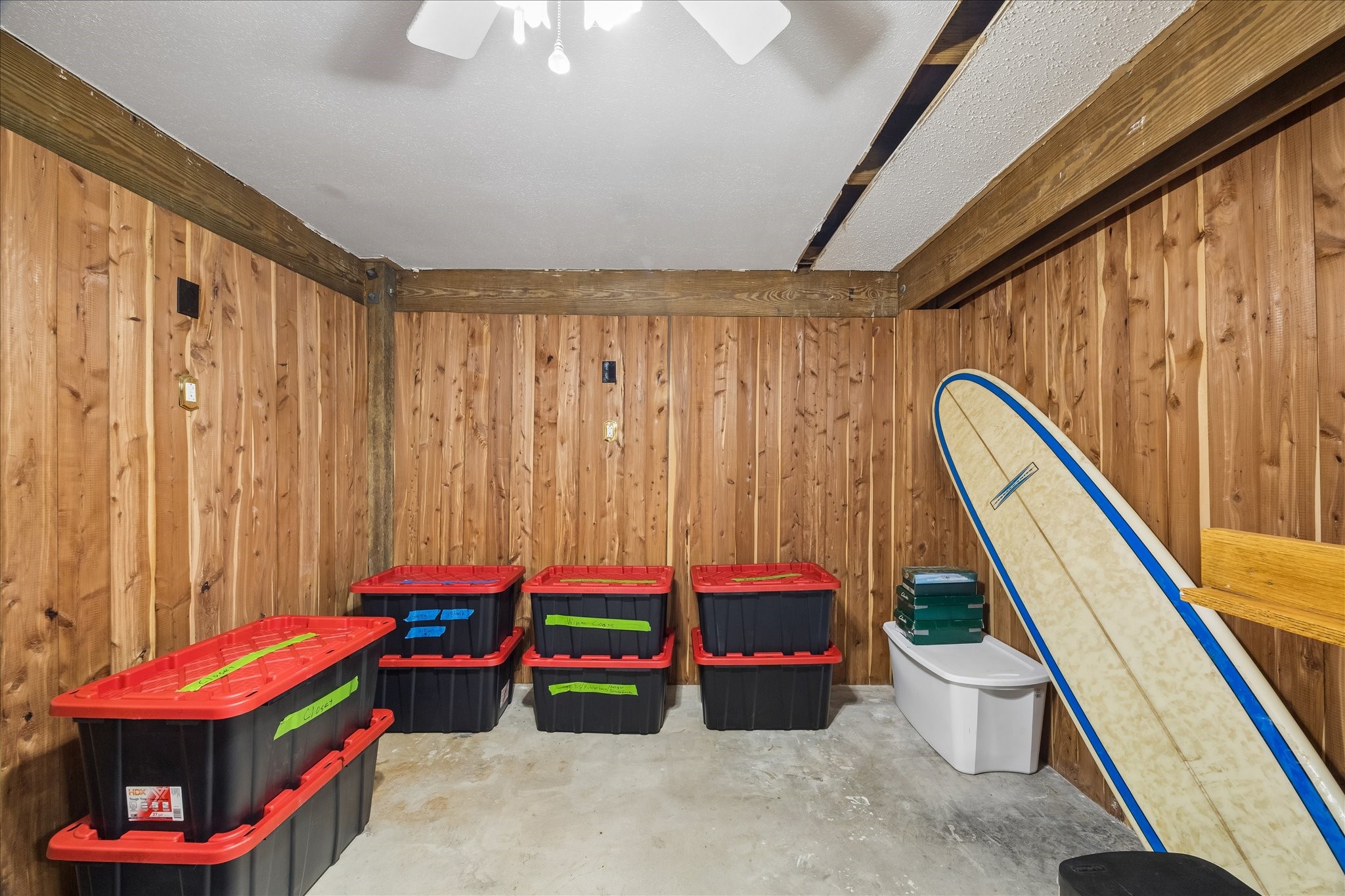 1009 3rd Street Seabrook, TX 77586 - Photo 13 of 20 a room with toys and white walls