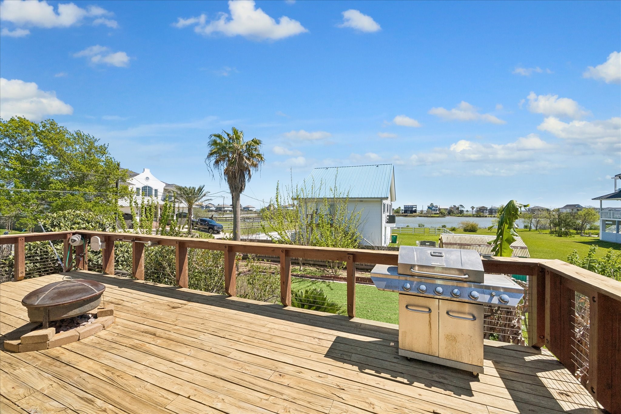 1009 3rd Street Seabrook, TX 77586 - Photo 14 of 20 a view of a balcony with furniture