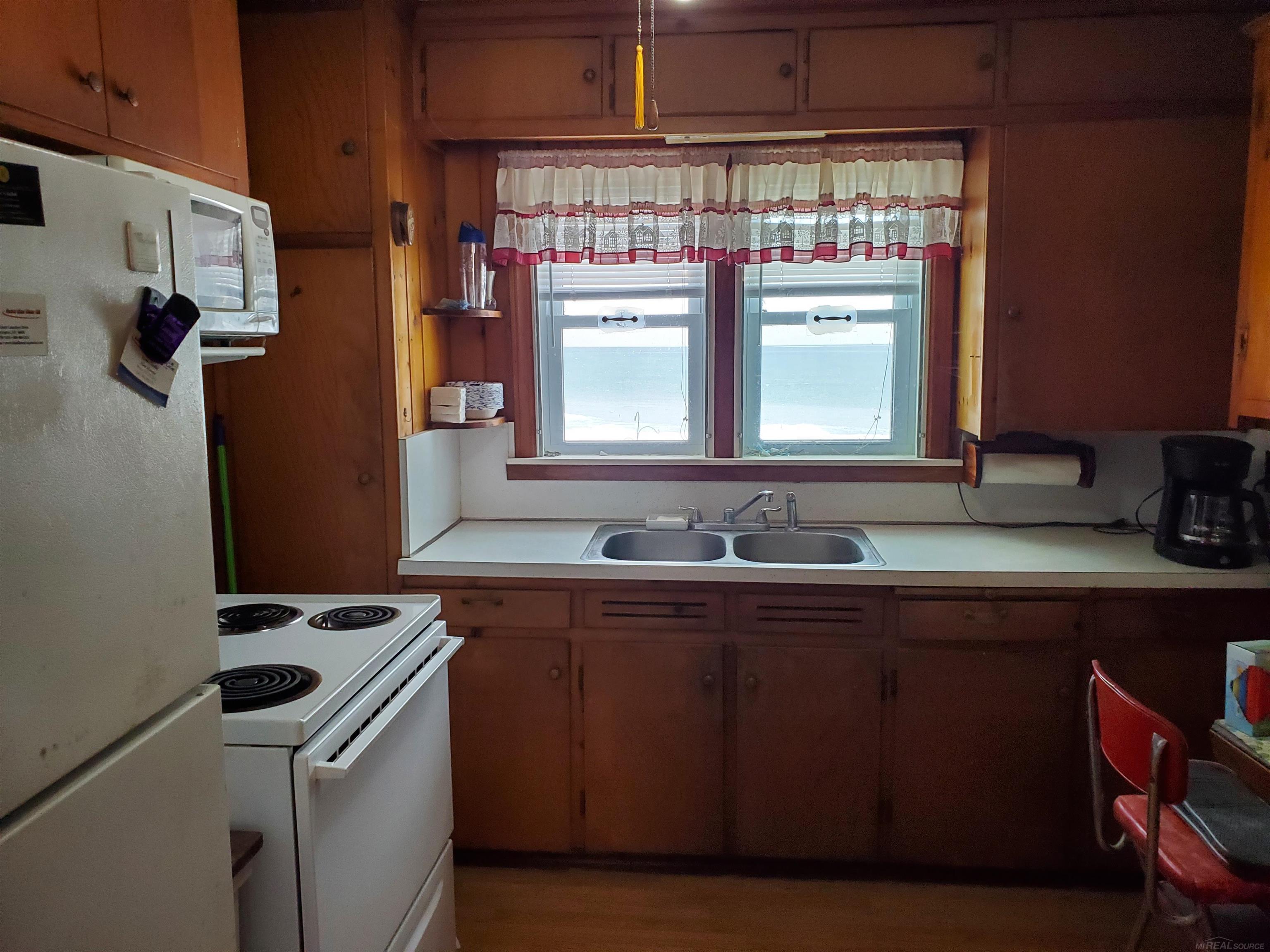5857 Lakeshore Road Lexington, MI 48450 - Photo 12 of 20
